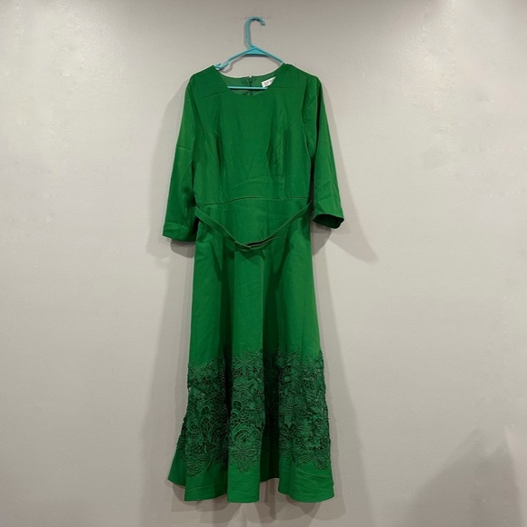 Mac Duggal 21001 Green Crepe Boat Neck Midi Dress With Applique Cut Out Size L - Picture 6 of 9